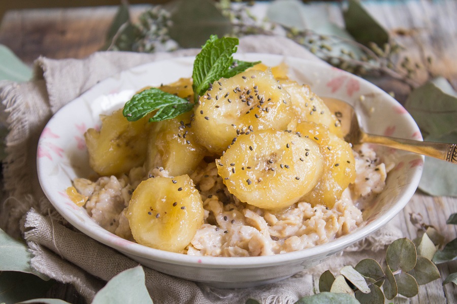 Caramelized Banana Almond Oatmeal | Cooking with a Wallflower