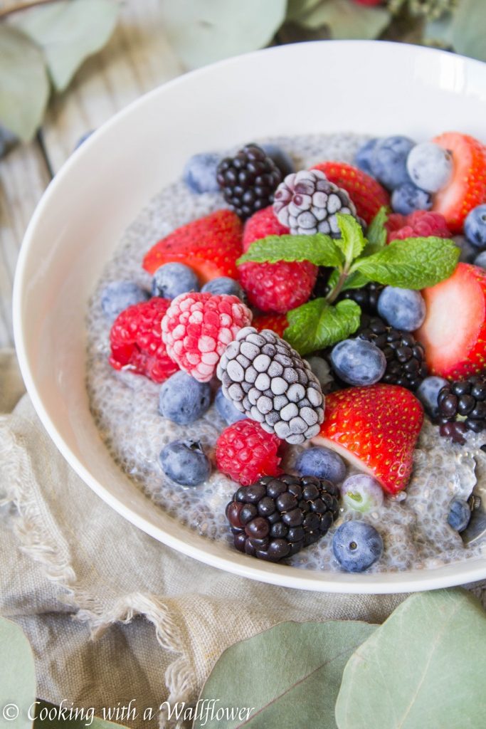 Mixed Berries Chia Pudding Bowl | Cooking with a Wallflower
