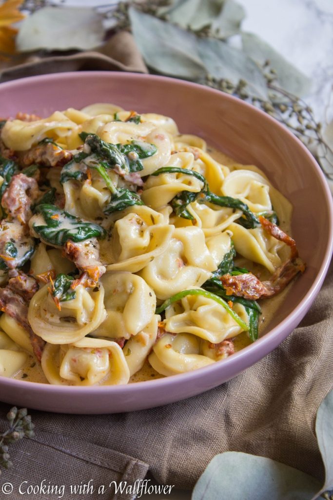 Creamy Sun Dried Tomato Spinach Tortellini | Cooking with a Wallflower