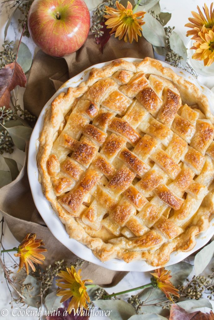 Maple Apple Pie | Cooking with a Wallflower