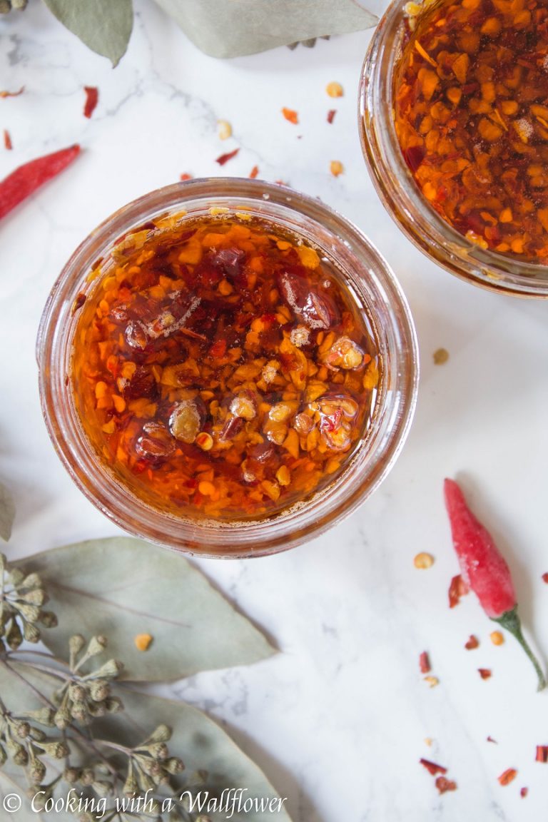 Chili Garlic Oil - Cooking with a Wallflower