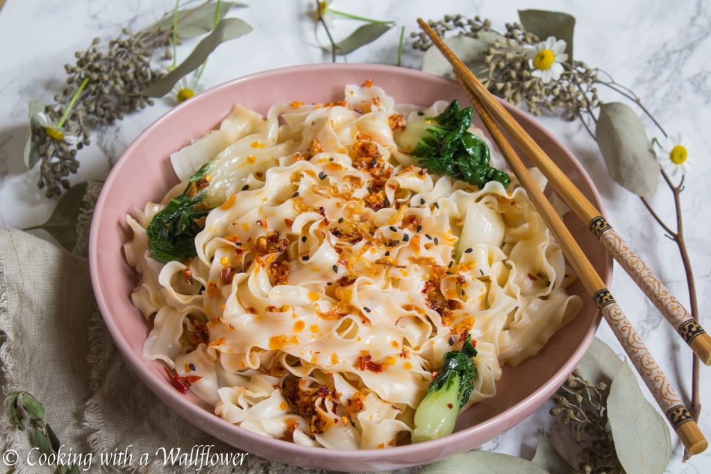 Garlic Chili Oil Noodles | Cooking with a Wallflower