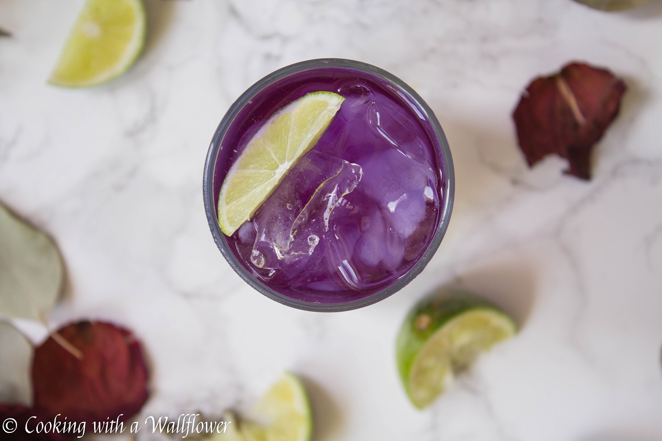 Sparkling Butterfly Pea Flower Tea Lemonade - Cooking with a Wallflower