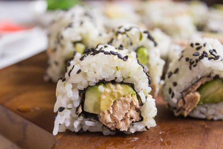 California Style Tuna Roll - Cooking with a Wallflower
