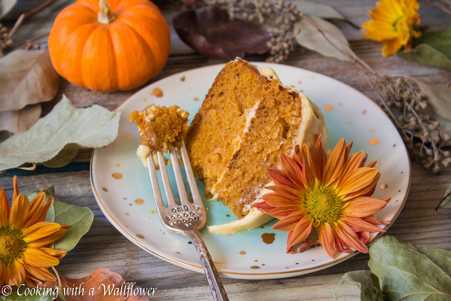 Mini Spiced Pumpkin Cake with Cream Cheese Frosting | Cooking with a Wallflower