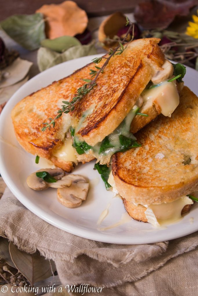 Spinach Mushroom Grilled Cheese | Cooking with a Wallflower