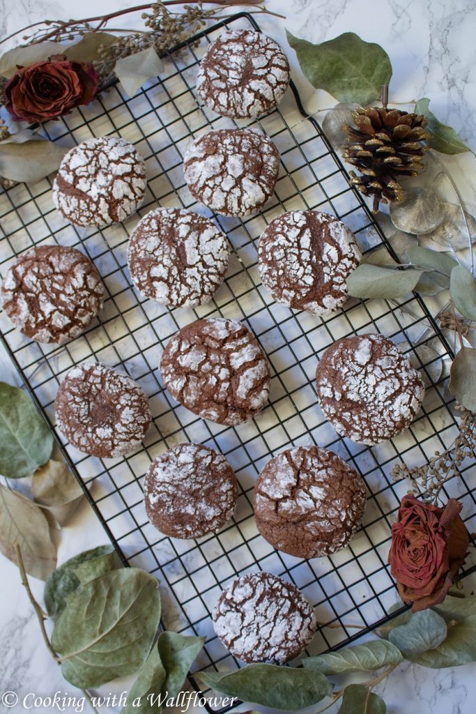 Chocolate Crinkle Cookies | Cooking with a Wallflower