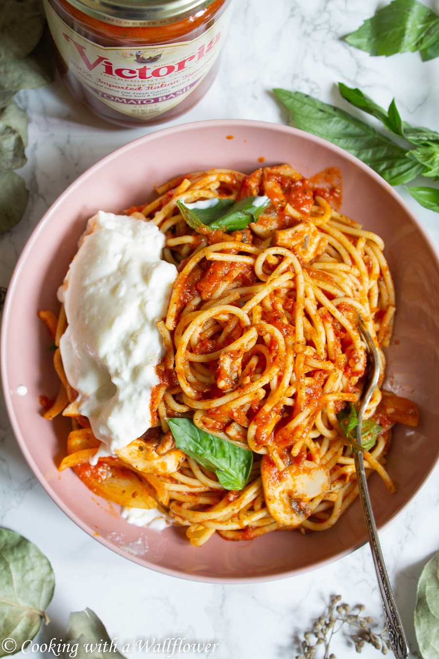 Creamy Mushroom Tomato Pasta with Burrata and Victoria's Tomato Basil Pasta  Sauce - Cooking with a Wallflower