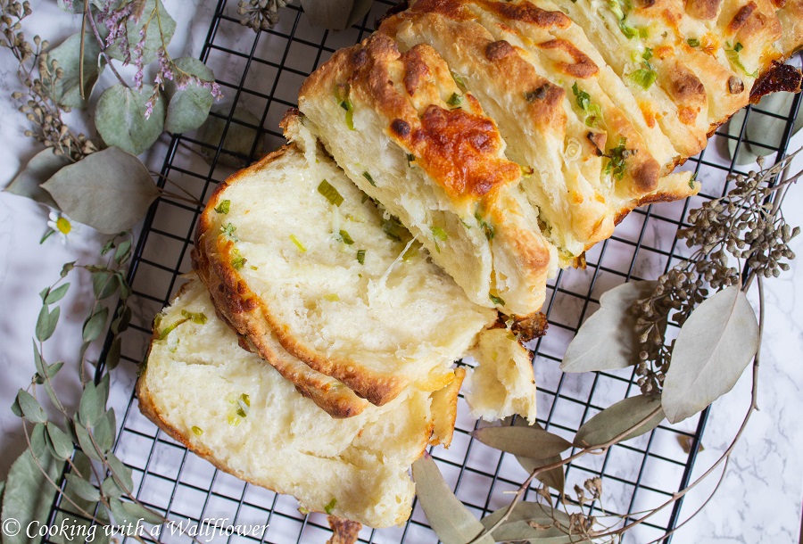 Green Onion Pull Apart Bread  | Cooking with a Wallflower