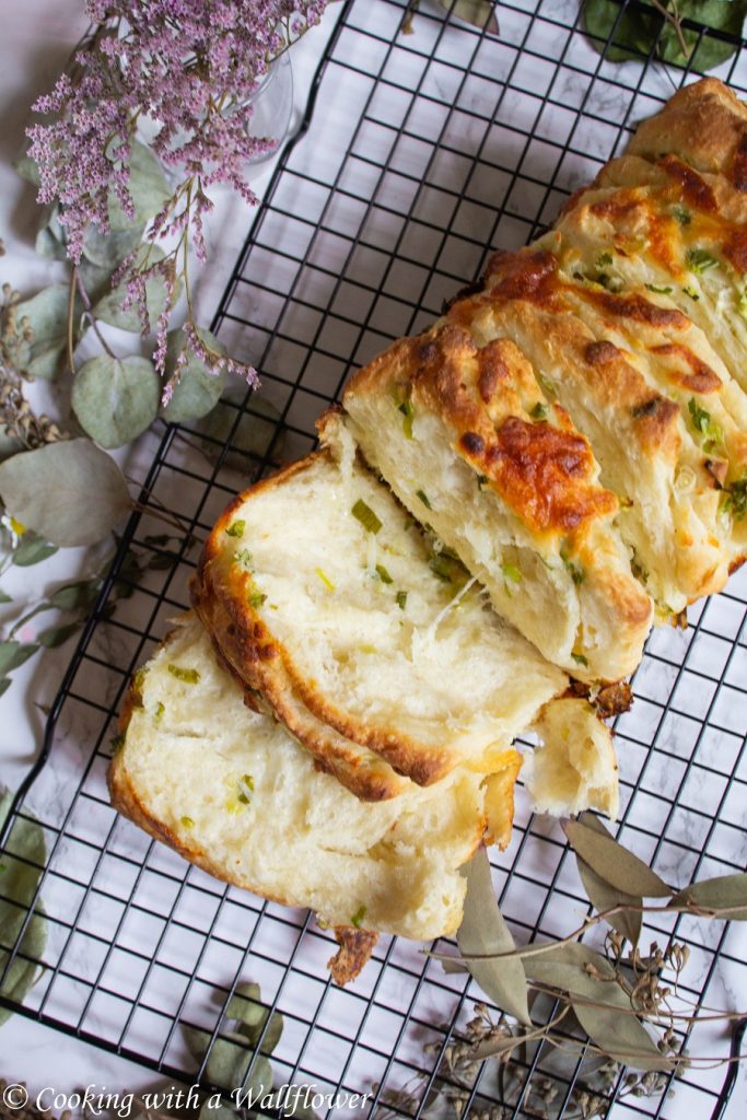 Green Onion Pull Apart Bread  | Cooking with a Wallflower