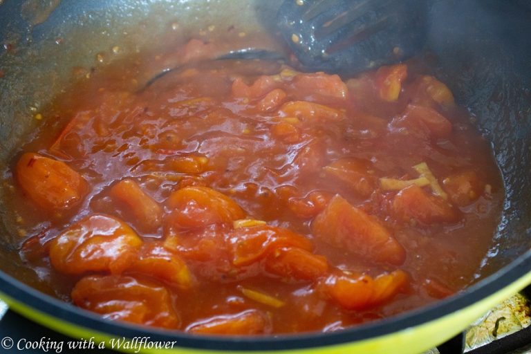 Tomato Egg Rice Cooking with a Wallflower