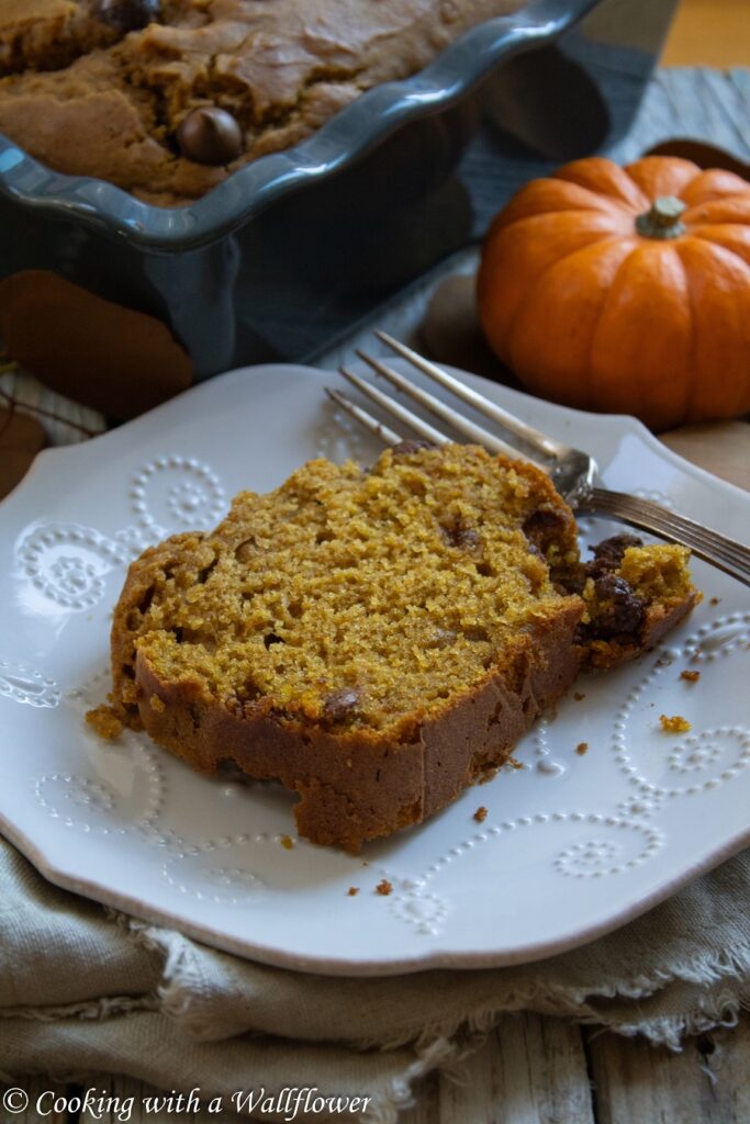 Spiced Chocolate Chip Pumpkin Bread | Cooking with a Wallflower