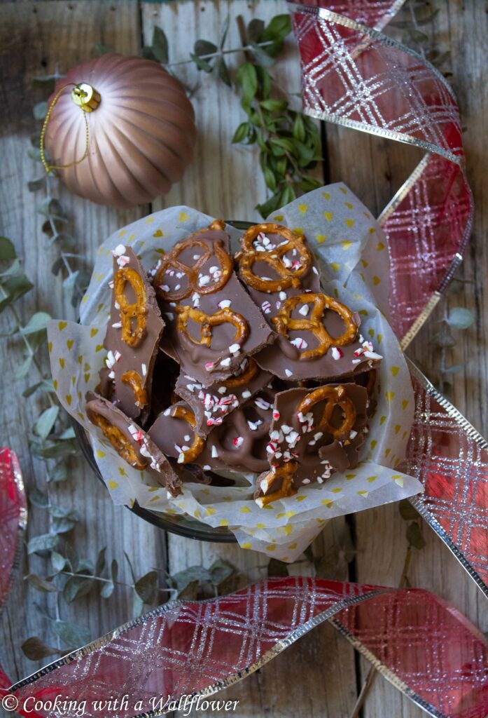 Peppermint Pretzel Chocolate Bark | Cooking with a Wallflower